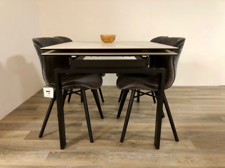 Huddersfield - 120/200cm Extending Dining Table in White with 4x Grey Bathilda Dining Chairs