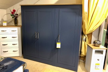 - Modo Large Triple All Hanging Triple Wardrobe with Oak Top