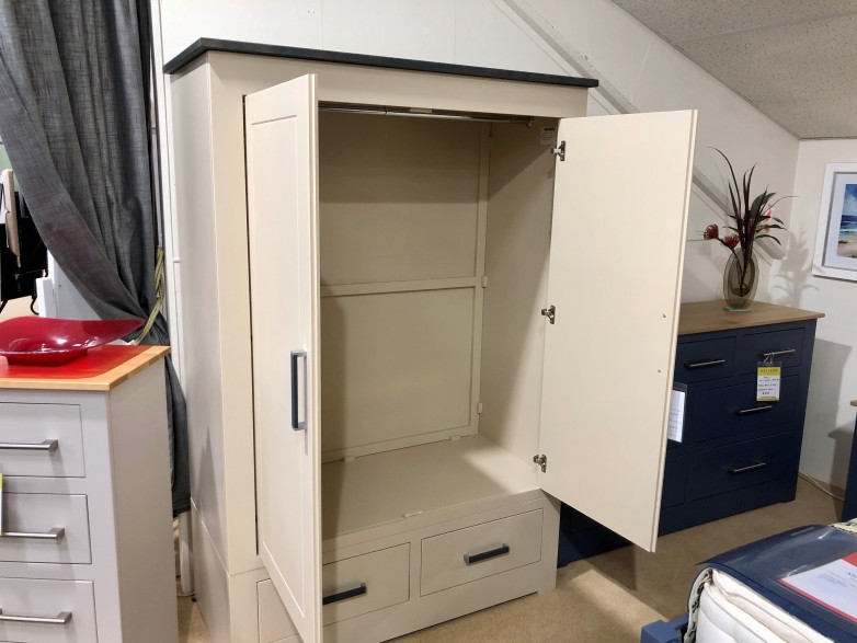 - Modo Large Double Wardrobe with 2 Drawers and Oak Top