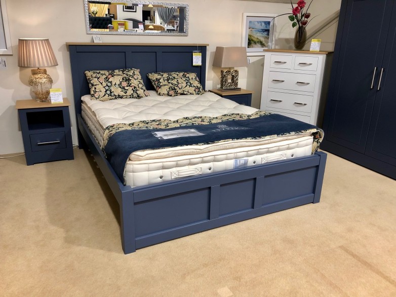 - Modo Kingsize Panel Bed with Low Foot End and Oak Top