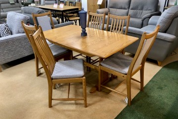Ercol - Windsor Medium Extending Dining Table and 6x Penn Dining Chairs