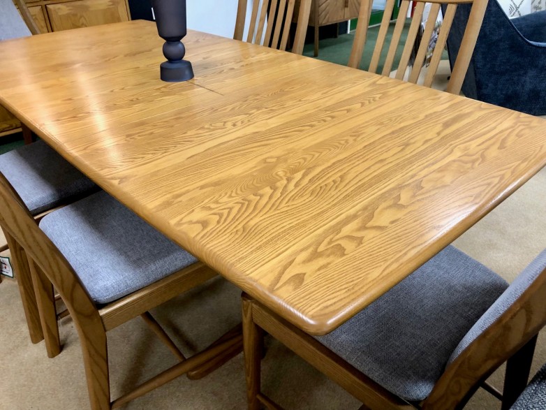 Ercol - Windsor Medium Extending Dining Table and 6x Penn Dining Chairs