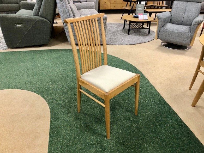 Ercol - Teramo Small Extending Dining Table and 4x Dining Chairs