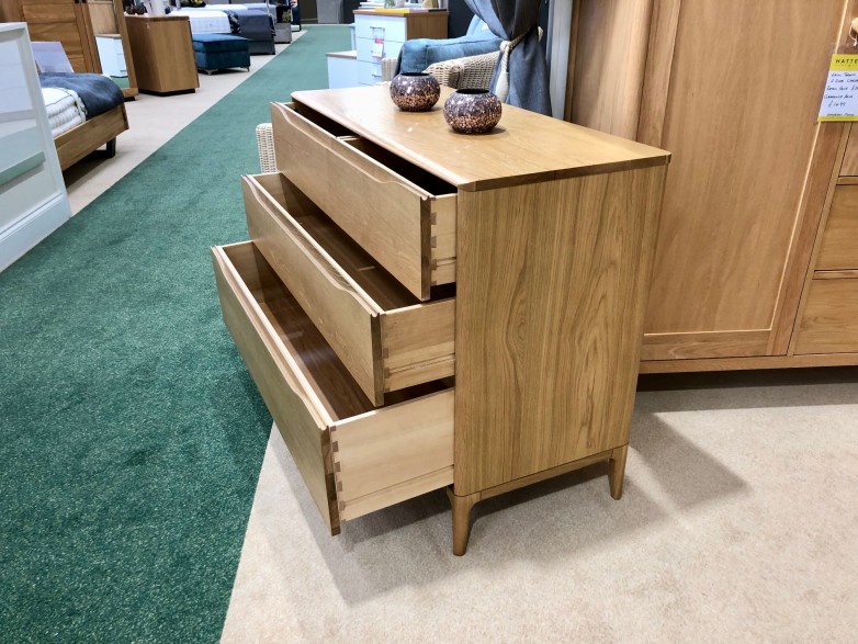 - Rimini Bedroom 4 Drawer Low Wide Chest