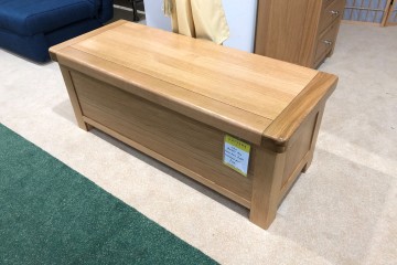 - Utah Bedroom Blanket Box