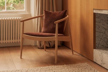 - Reprise Chair