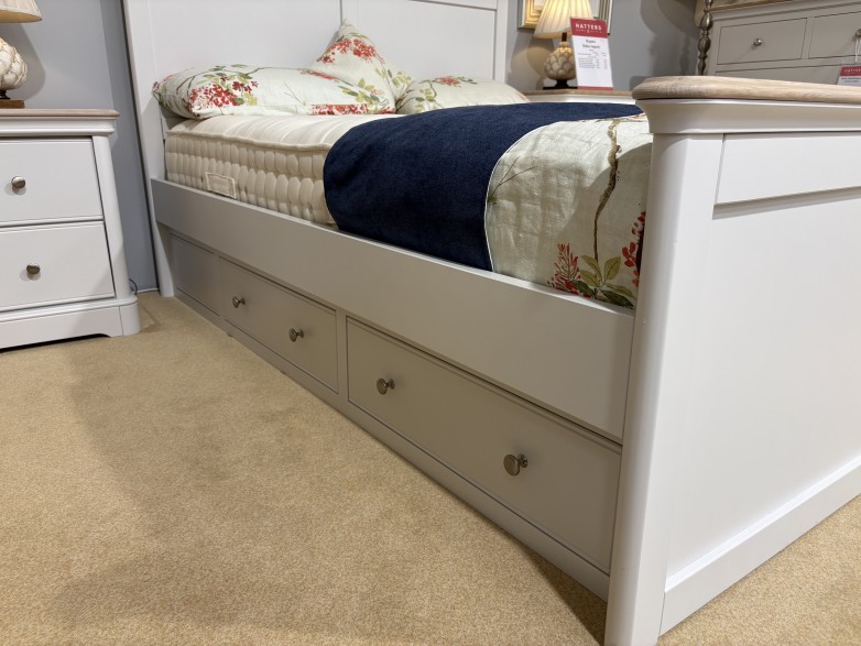 - Chartwell Bedroom Kingsize Bed with Underbed Drawers