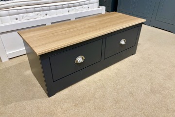 - Modo 25 Bedroom Large Blanket Chest with Oak Top