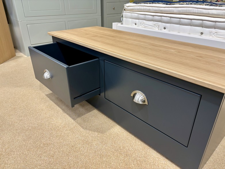 - Modo 25 Bedroom Large Blanket Chest with Oak Top