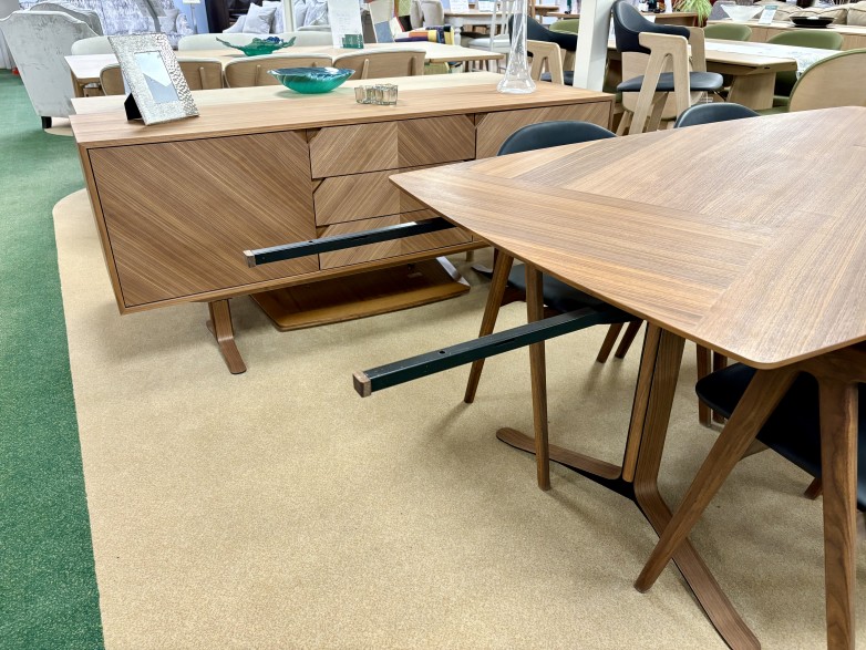 - Fusion Dining Table with 2x Extension Leaves and 6x Titan Dining Chairs