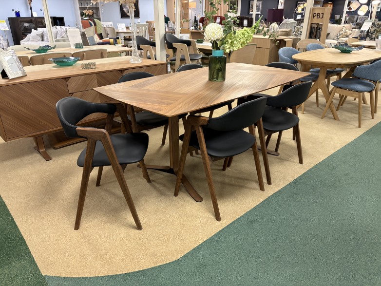 - Fusion Dining Table with 2x Extension Leaves and 6x Titan Dining Chairs