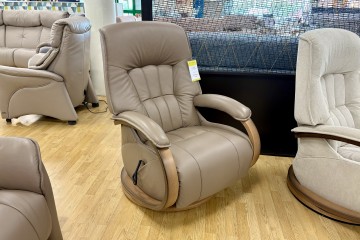 - Mosel Maxi Power-Reclining Swivel Chair in Leather