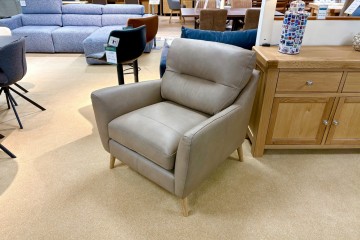 - Imola 95 Armchair in Leather