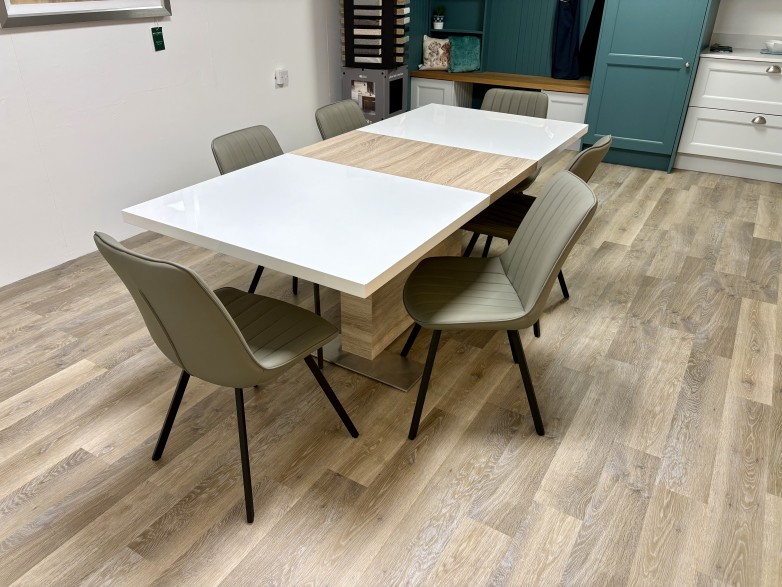 Sanoma Extending Dining Table and 6x Milo Dining Chairs